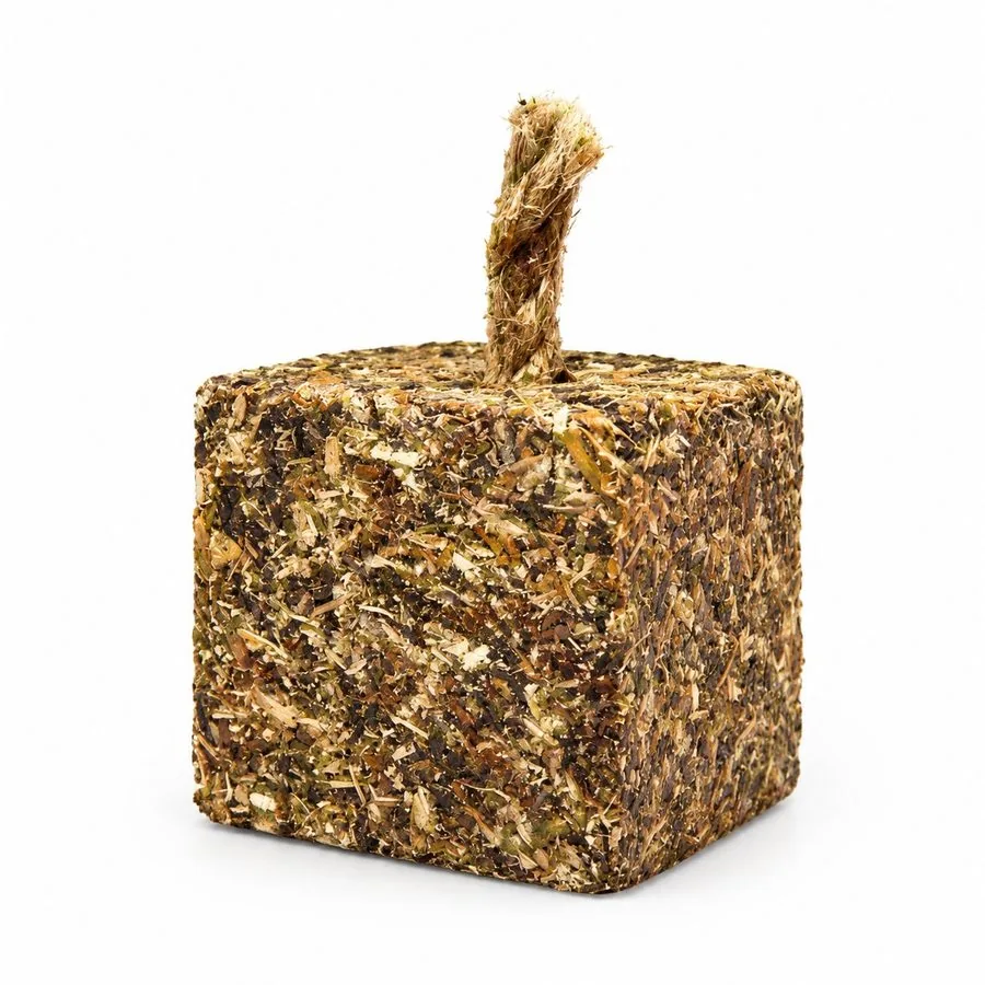 Wood fibre cube fire starter with jute wick